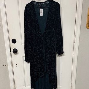 Torrid Disney Haunted Mansion Velvet Maxi Kimono